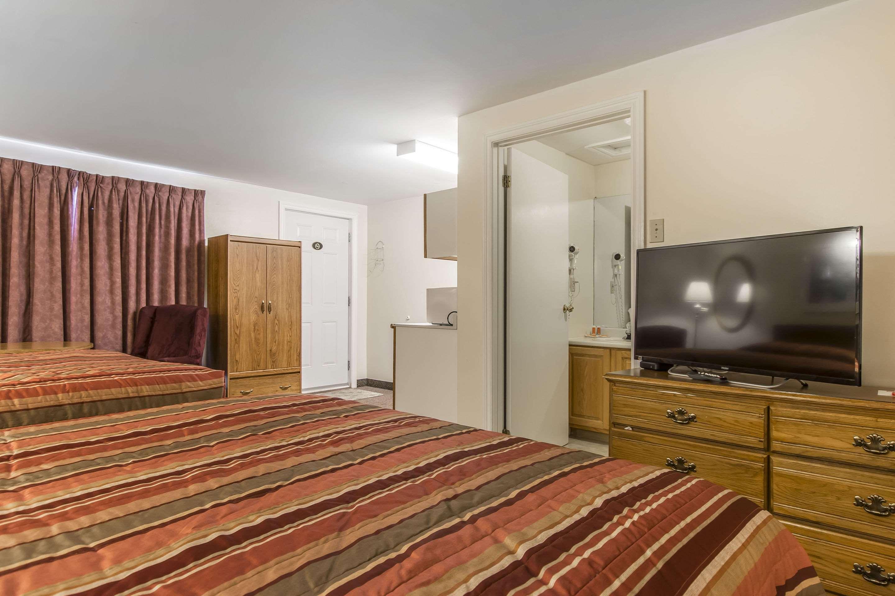 Econo Lodge Inn & Suites Saint John Ngoại thất bức ảnh