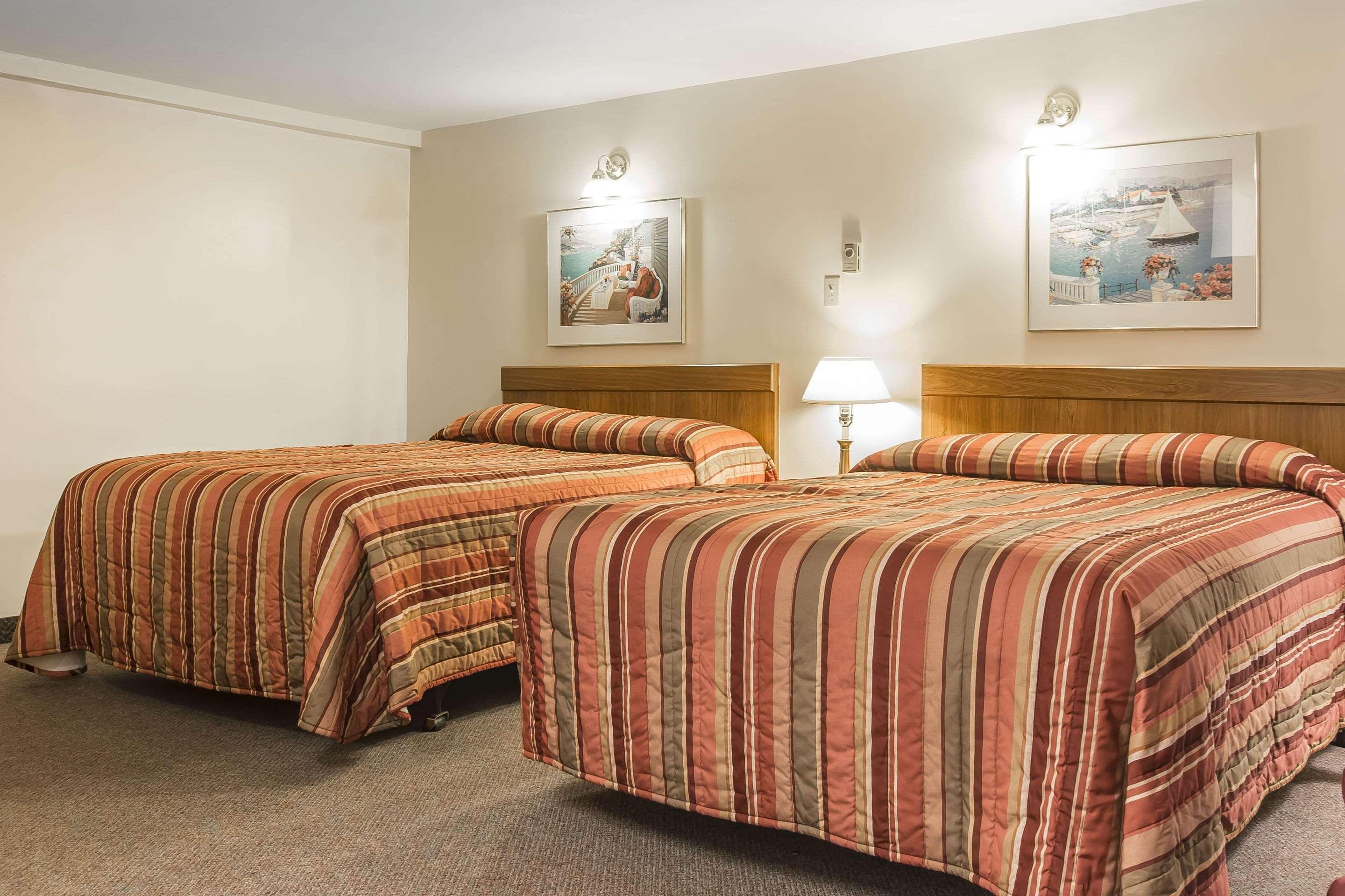 Econo Lodge Inn & Suites Saint John Ngoại thất bức ảnh