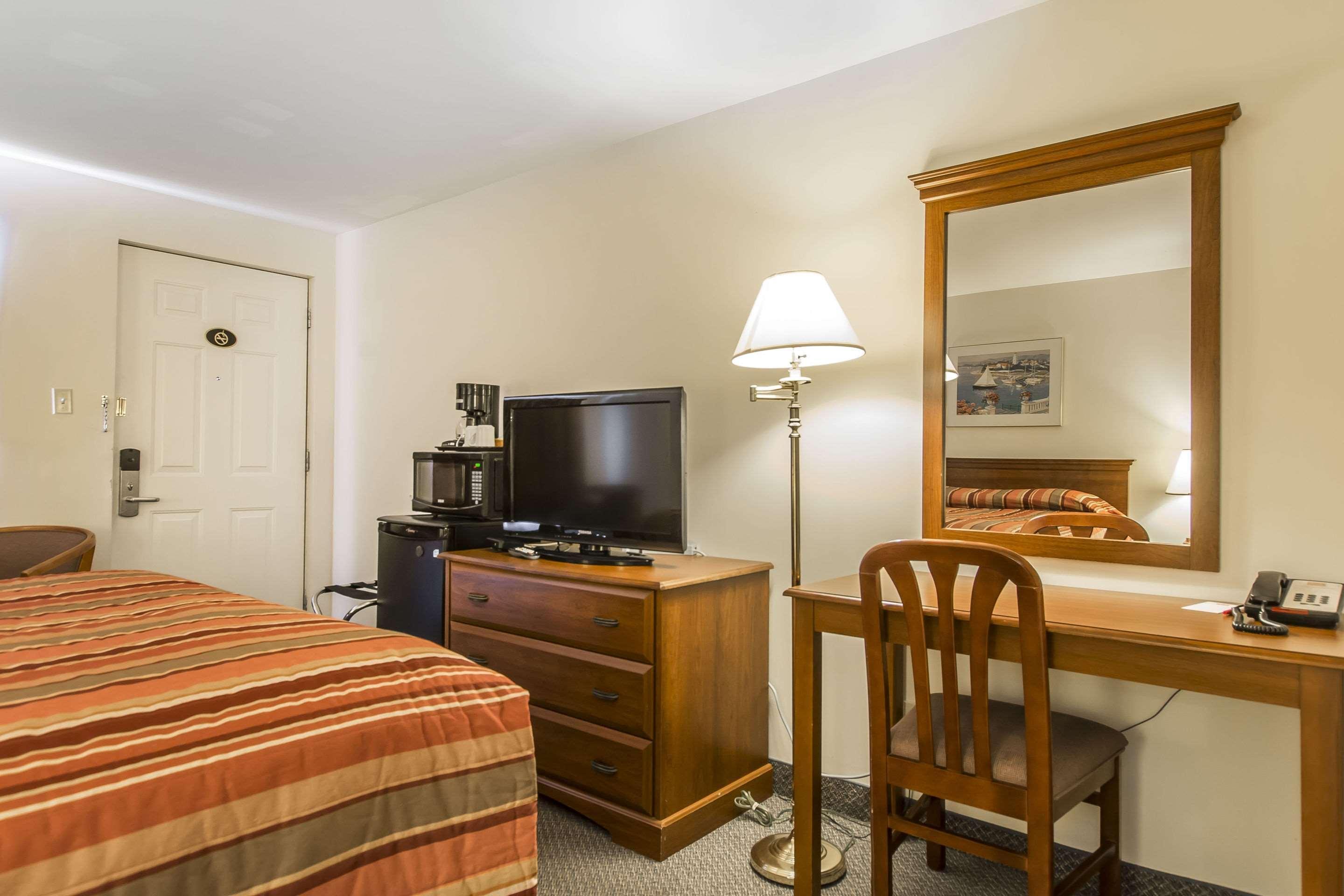 Econo Lodge Inn & Suites Saint John Ngoại thất bức ảnh