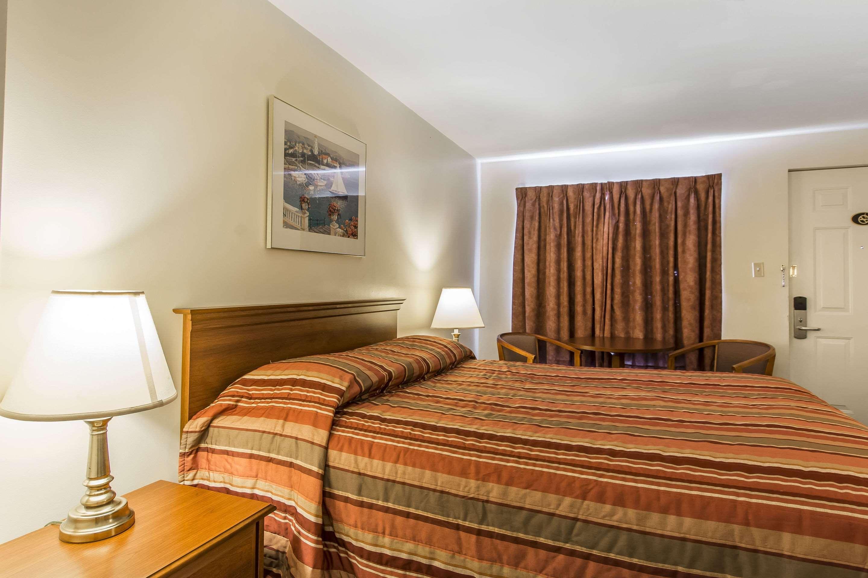 Econo Lodge Inn & Suites Saint John Ngoại thất bức ảnh