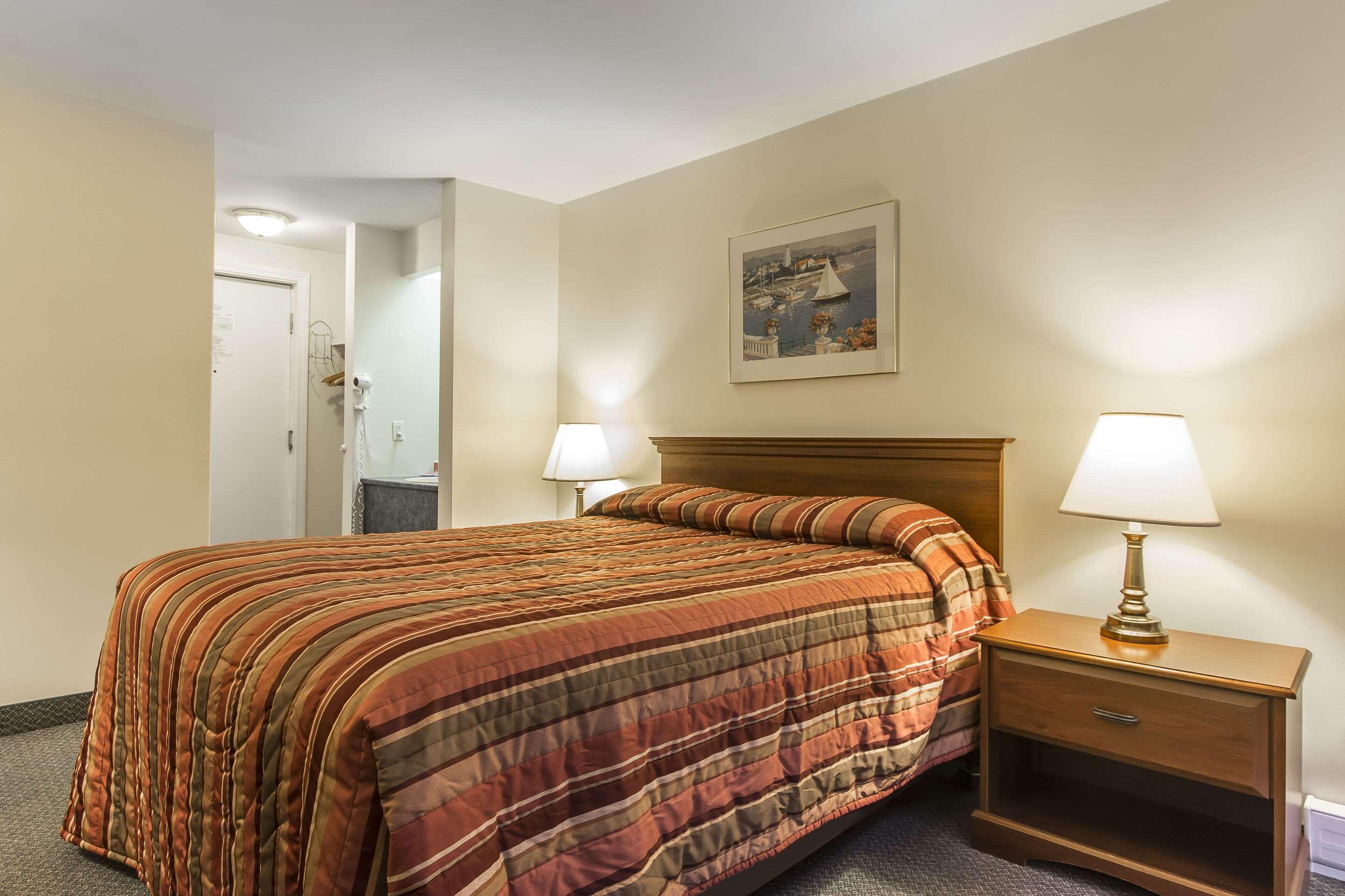 Econo Lodge Inn & Suites Saint John Ngoại thất bức ảnh