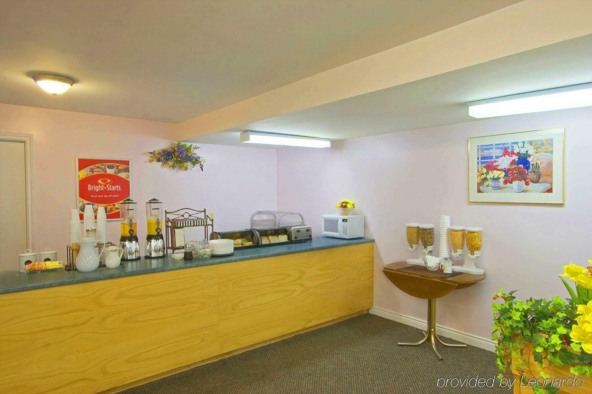 Econo Lodge Inn & Suites Saint John Ngoại thất bức ảnh